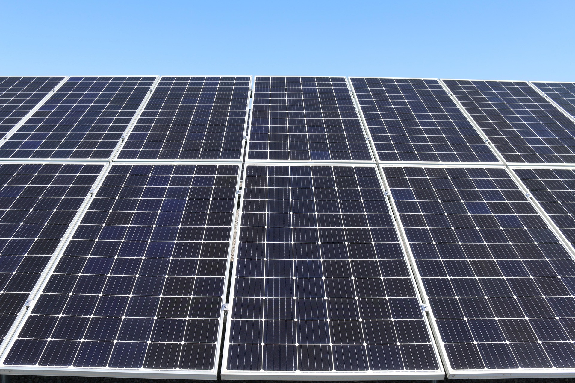 solar-panels-4985342_1920